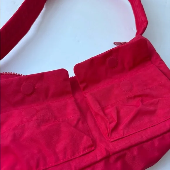 NWOT BAGGU Cargo Nylon Shoulder Bag- Candy Apple - Picture 10 of 10